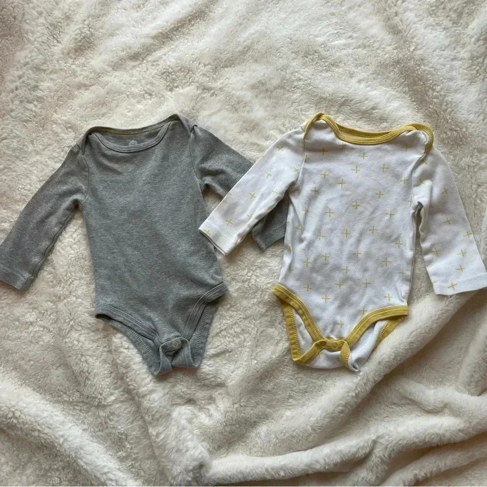 Cloud Island 6-9 months long‎ sleeve grey and yellow onesie set​